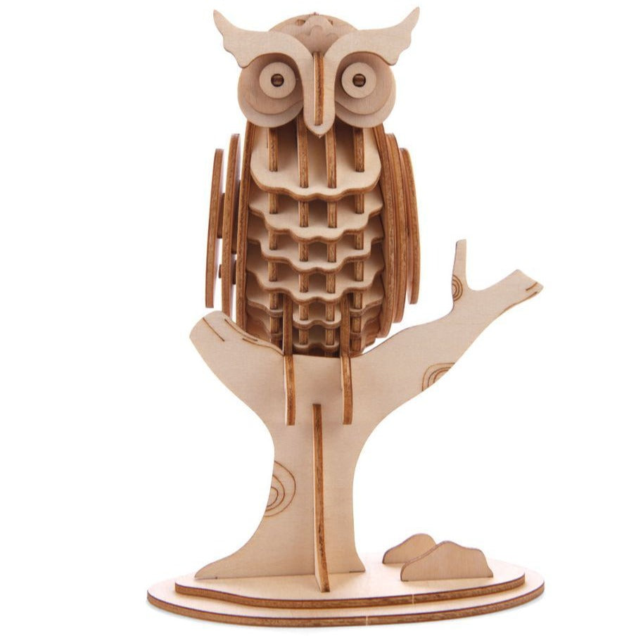 3D Puzzle in the shape of an owl. Flat packed wooden punch-out pieces. Ages 3+, but grown-up help might be needed for children younger than 10. Perfect scale to take on a trip or give as a gift!